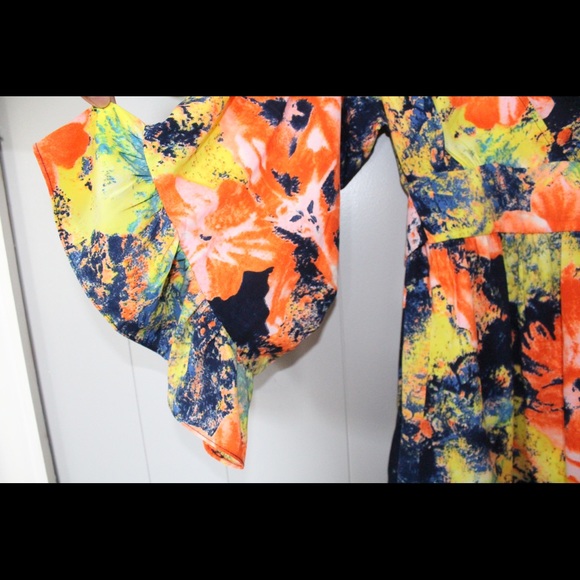 â˘BETSEY JOHNSON⢠Kimono V-Neck Bell Sleeve Top - Picture 4 of 7